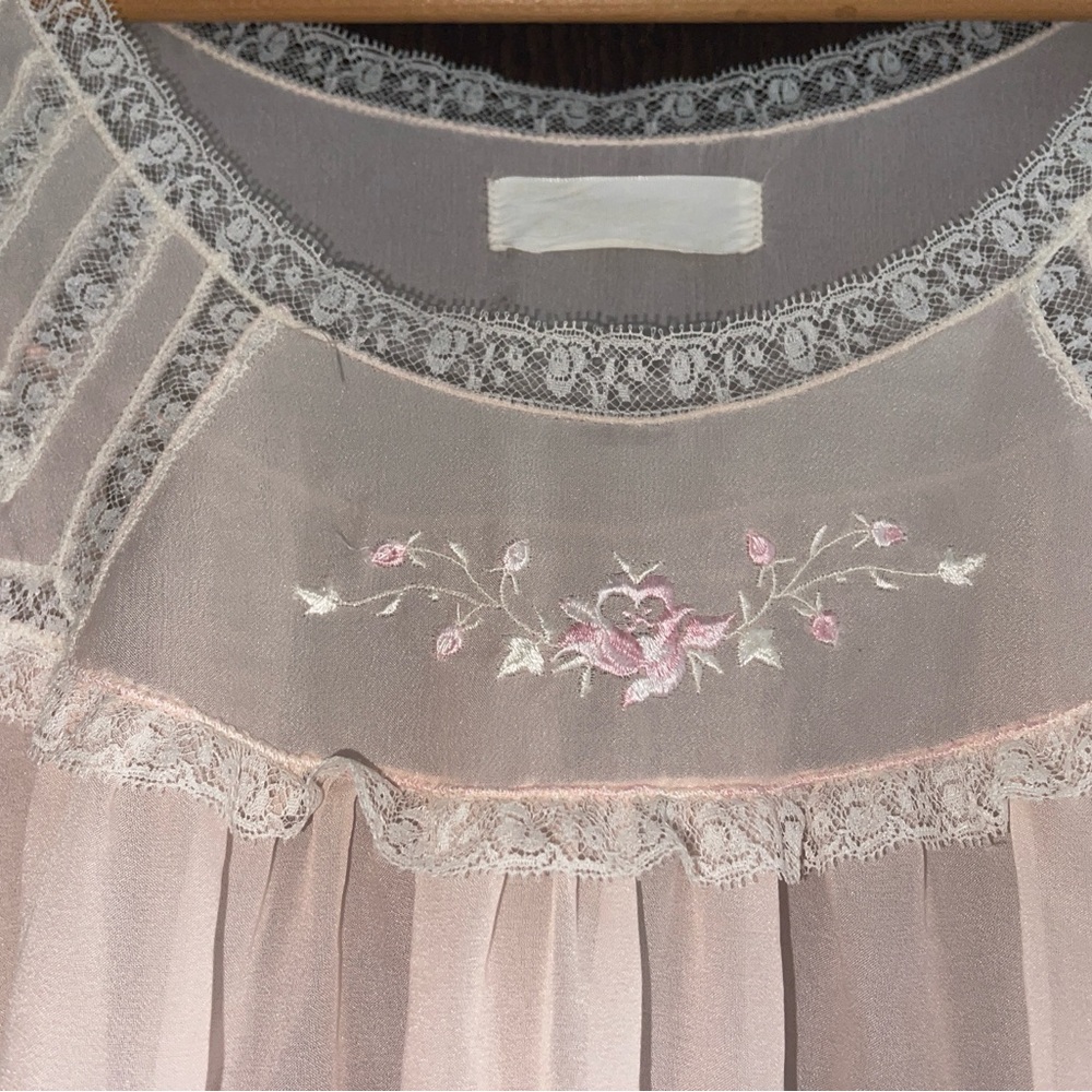 Vintage sheer cotton long nightgown with embroidery and lace Size XL - Picture 3 of 4